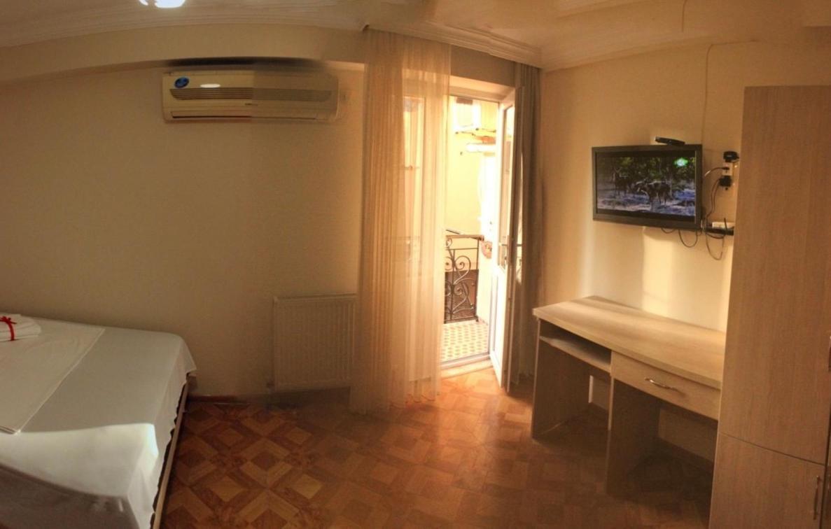 Hotel Tao Batumi Kültér fotó