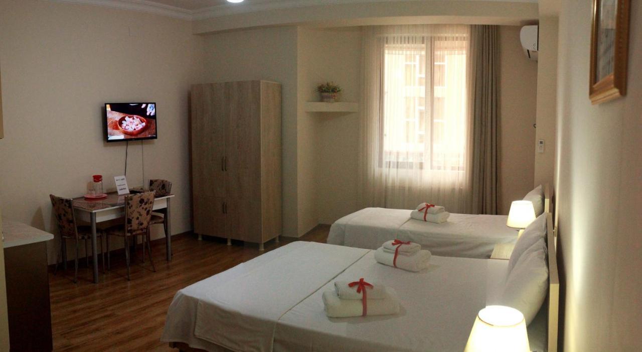 Hotel Tao Batumi Kültér fotó