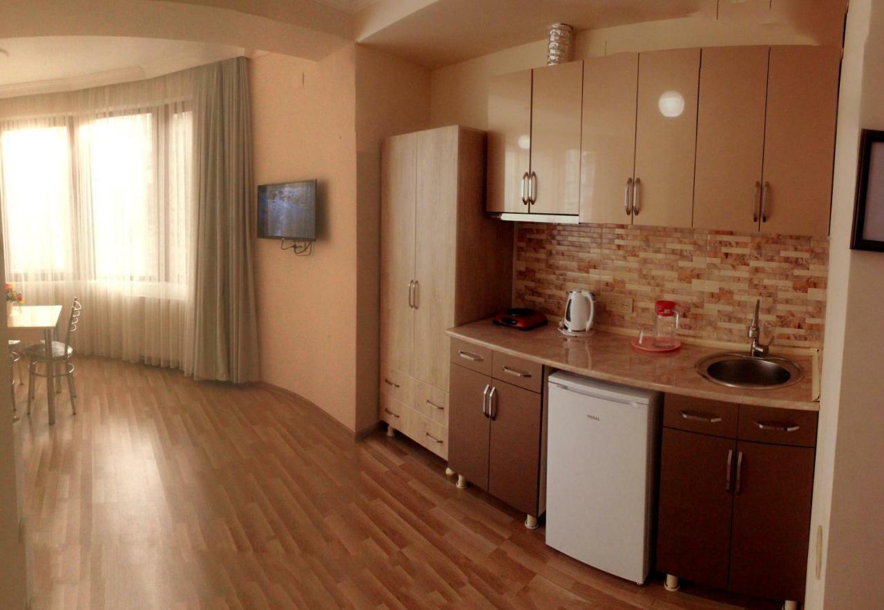 Hotel Tao Batumi Kültér fotó